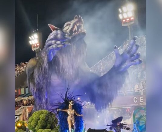 Artistas de Parintins dão vida a lobisomem da Imperatriz Leopoldinense no Carnaval 2026