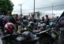 Motoristas de app paralisam Avenida das Torres contra PL 152