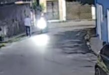 Câmeras flagram assalto de motociclista contra mulher no bairro Petrópolis, em Manaus