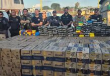 Mais de 120 kg de drogas escondidos em pneus e sofá são apreendidos em barco no AM