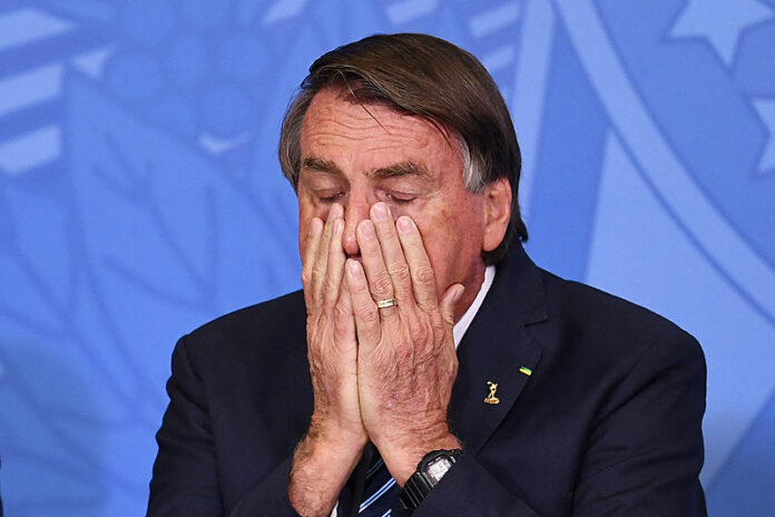 BRAZIL-POLITICS-BOLSONARO-PASSAPORT