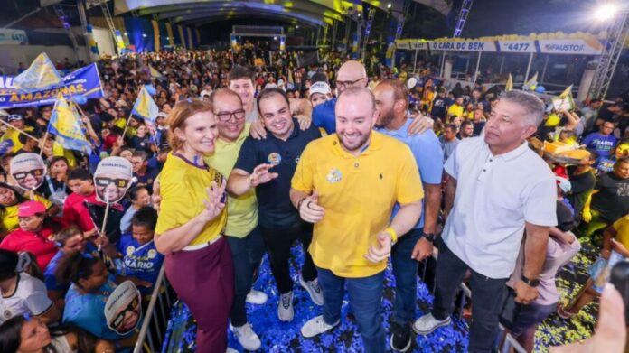 Roberto Cidade participa de ato que confirma Fausto Júnior na disputa à reeleição para deputado federal