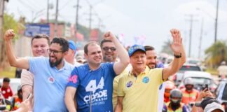 Adjuto Afonso participa de carreata em Iranduba ao lado de Roberto Cidade